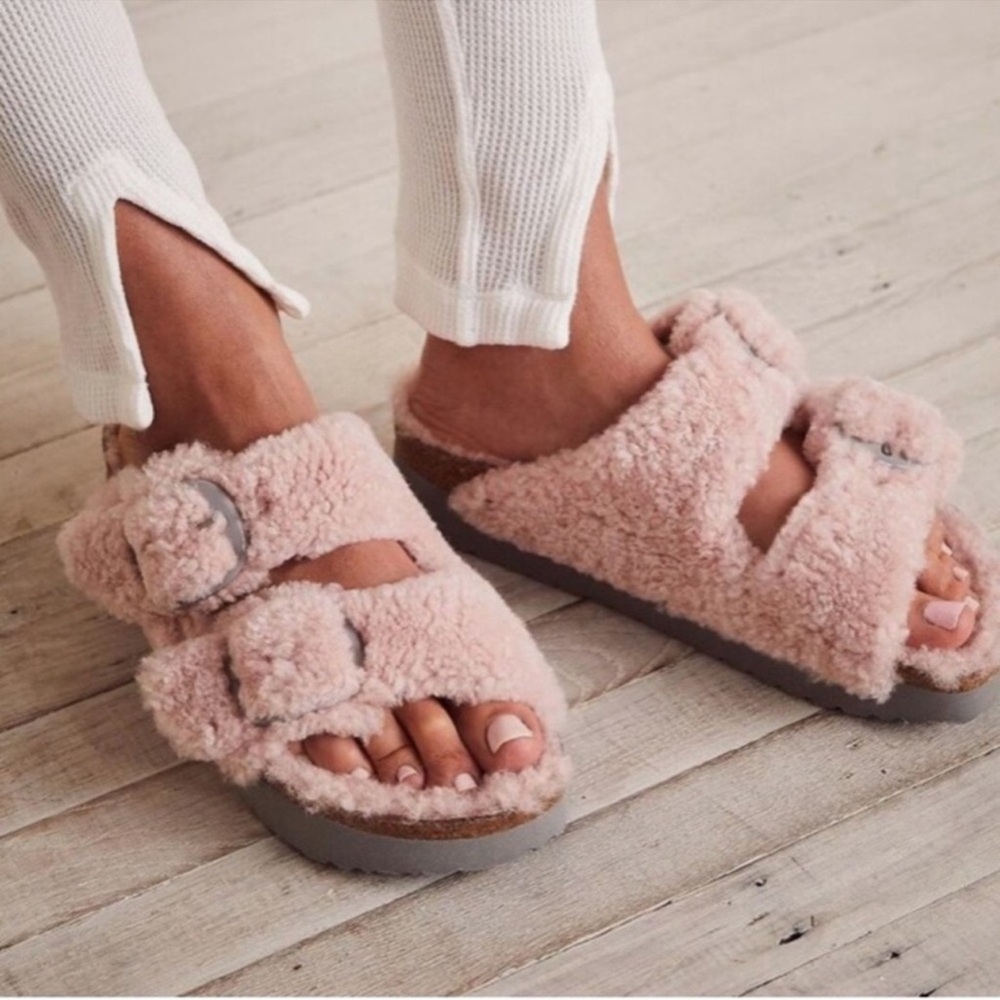 NWOT Papillio Pink Teddy Arizona Slides